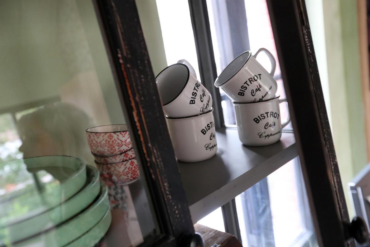 Petit Prince, Couette-café